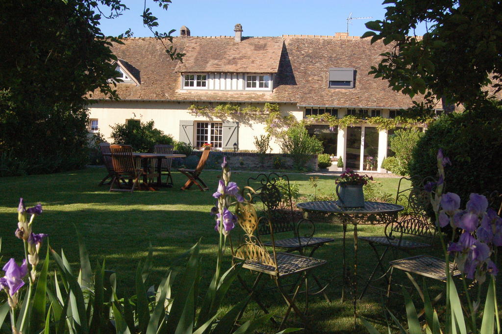 La Chaiserie La Croix-Saint-Leufroy Exterior photo